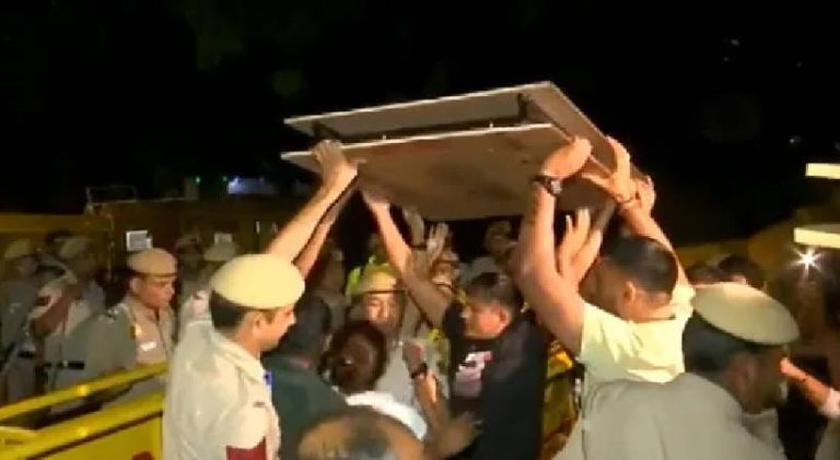 ಕುಸ್ತಿಪಟ್ಟುಗಳ ಮೇಲೆ ಲ್ಯೆಂಗಿಕ ದೌರ್ಜನ್ಯ ಪ್ರಕರಣ: ಹನ್ನೊಂದನೇ ದಿನಕ್ಕೆ ಮುಂದುವರಿದ ಪ್ರತಿಭಟನೆ prathibattane