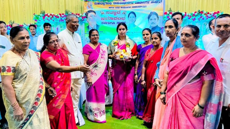 ವಿವಿಧ ಸಂಘಟನೆಗಳಿಂದ ಸಚಿವೆ ಲಕ್ಷ್ಮೀ ಹೆಬ್ಬಾಳ್ಕರ್ ಗೆ ಸನ್ಮಾನ belagavi