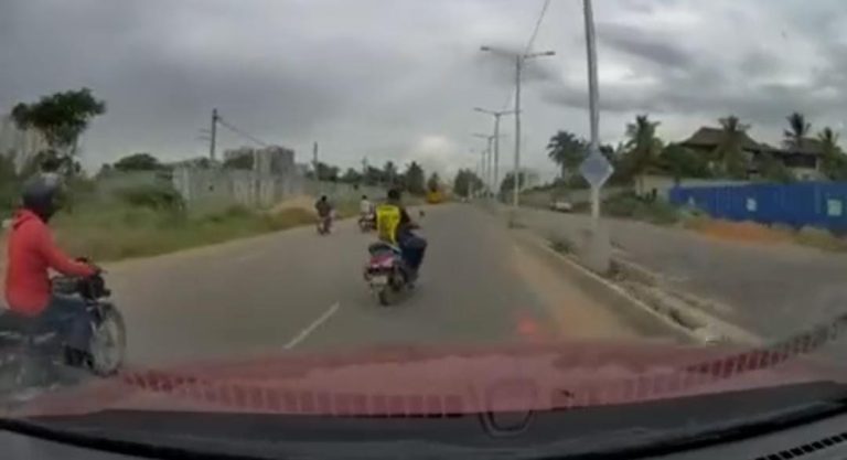 ಹಾರ್ನ್ ಮಾಡಿದರೂ ದಾರಿ ಬಿಡದೇ ಪುಂಡಾಟ ನಡೆಸಿದ ಪುಂಡರು bengaluru 3