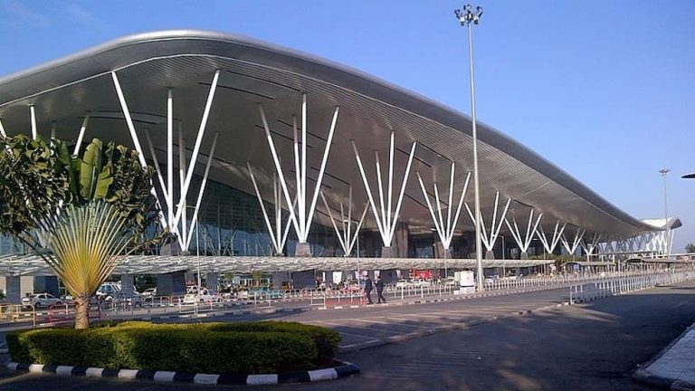 ಬೆಂಗಳೂರು: ವಿಮಾನ ನಿಲ್ದಾಣದಲ್ಲಿ 48 ಲಕ್ಷ ರೂ. ಮೌಲ್ಯದ ಅಕ್ರಮ ಚಿನ್ನಾಭರಣ ವಶ