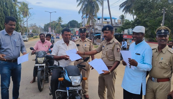 ಅಪರಾಧ ಪ್ರಕರಣ ತಡೆಯಲು ನಮ್ಮೊಂದಿಗೆ ಸಹಕರಿಸಿ: ಸಾರ್ವಜನಿಕರಿಗೆ ವೃತ್ತ ನಿರೀಕ್ಷಕ ಶಬೀರ್ ಹುಸೇನ್ ಮನವಿ h d kote