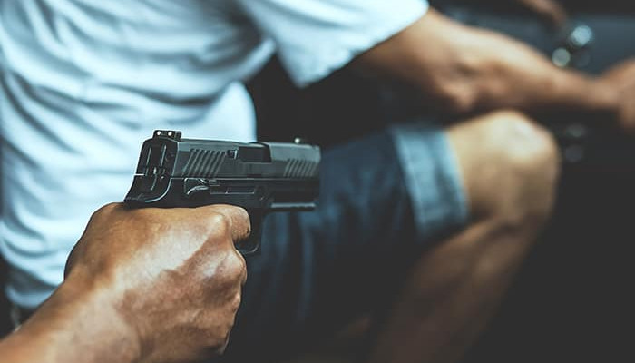 ಸಿನಿಮಾ ಸ್ಟೈಲ್ ನಲ್ಲಿ ದರೋಡೆ: ಎಸಿಬಿ ಅಧಿಕಾರಿಗಳಂತೆ ಪಿಡಬ್ಲ್ಯೂಡಿ ನಿವೃತ್ತ ನೌಕರನ ಮನೆಗೆ ನುಗ್ಗಿದ ದರೋಡೆಕೋರರು heist