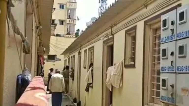 ಮನೆ ಎದುರು ಯುವತಿ ಶವ ಎಸೆದ ಪ್ರಕರಣ: ಪಕ್ಕದ ಮನೆಯಲ್ಲೇ ಇದ್ದ ಆರೋಪಿ mahadevapura