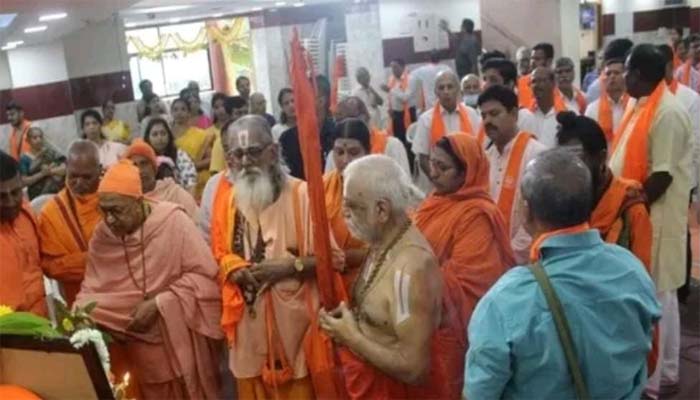 ಮತಾಂತರ, ಗೋಹತ್ಯೆ ನಿಷೇಧ ಕಾಯ್ದೆ ರದ್ದು ಬೇಡ:ಮಠಾಧೀಶರು mattadesharu