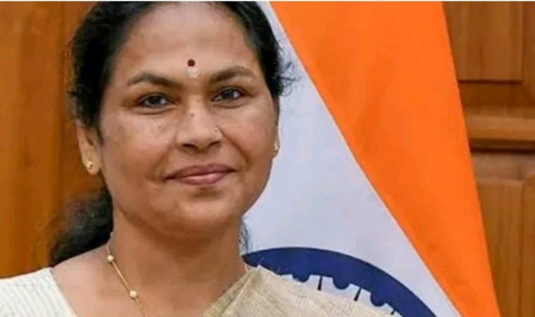 ಗ್ಯಾರಂಟಿಗಳಿಗೆ ಹಣ ಹೊಂದಿಸಲು ರಾಜ್ಯ ಸರ್ಕಾರ ಪರದಾಡುತ್ತಿದೆ: ಕೇಂದ್ರ ಸಚಿವೆ ಶೋಭಾ ಕರಂದ್ಲಾಜೆ shobha karandhlaje 2