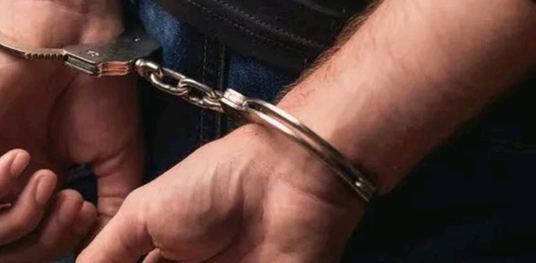 ರೌಡಿಶೀಟರ್ ನನ್ನು ಹತ್ಯೆಗೈಯಲು ಸಂಚು ರೂಪಿಸಿದ್ದ ಇಬ್ಬರ ಬಂಧನ arrest