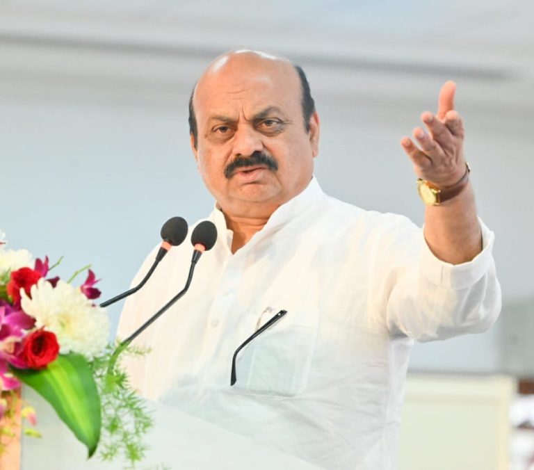 ಒಂದು ಕಾಳು ಅಕ್ಕಿಯನ್ನೂ ನೀವು ಕೊಟ್ಟಿಲ್ಲ, ನೀವು ನೀಚರು ಕಾಂಗ್ರೆಸ್ ವಿರುದ್ಧ ಬೊಮ್ಮಾಯಿ ವಾಗ್ದಾಳಿ basavaraja bommayi