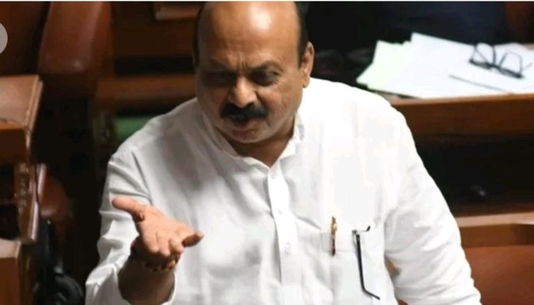 ಮೊದಲು ನೀರು ಹರಿಸುವುದನ್ನು ನಿಲ್ಲಿಸಿ: ಬಸವರಾಜ ಬೊಮ್ಮಾಯಿ basavaraja bommayi