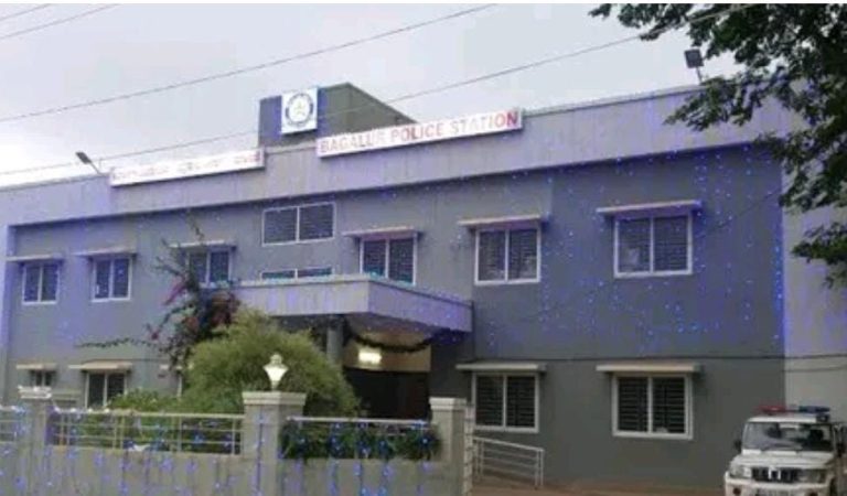 ಉಪವಿಭಾಗಾಧಿಕಾರಿ ಎಂ. ಜಿ. ಶಿವಣ್ಣ ವಿರುದ್ಧ ಎಫ್ ಐಆರ್ ದಾಖಲು bengaluru