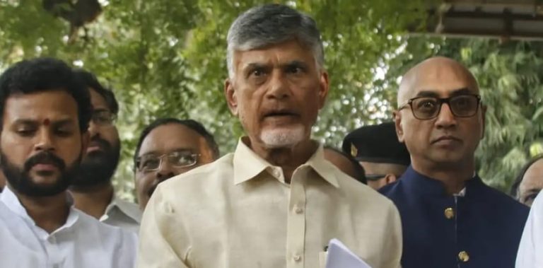 250 ಕೋಟಿ ಭ್ರಷ್ಟಾಚಾರ: ಆಂಧ್ರದ ಮಾಜಿ ಮುಖ್ಯಮಂತ್ರಿ ಚಂದ್ರಬಾಬು ನಾಯ್ಡು ಬಂಧನ chandhrababu naydu