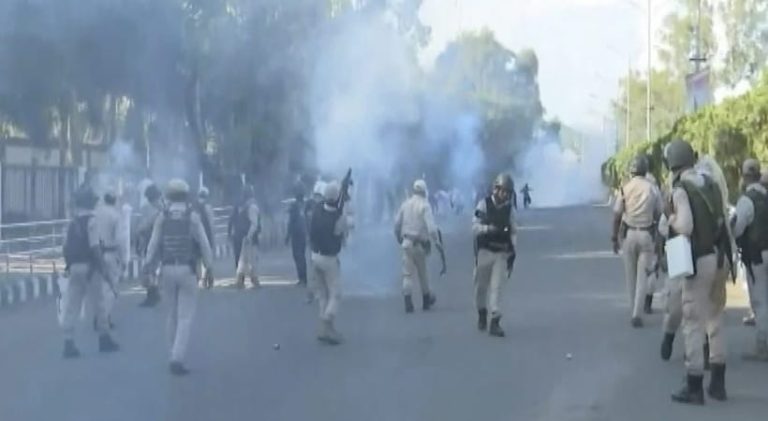 ವಿದ್ಯಾರ್ಥಿಗಳ ಹತ್ಯೆ: ಮಣಿಪುರದಲ್ಲಿ ತೀವ್ರ ಪ್ರತಿಭಟನೆ: ಪೊಲೀಸರೊಂದಿಗೆ ಪ್ರತಿಭಟನಾಕಾರರ ಘರ್ಷಣೆ manipur