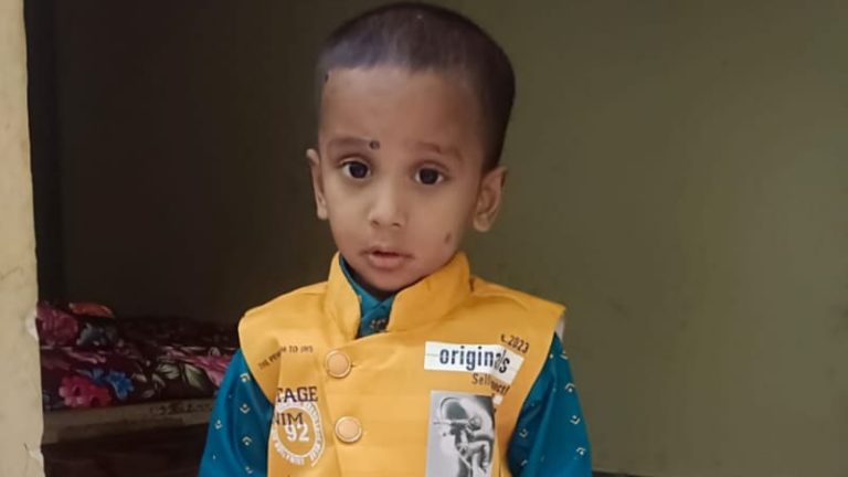 ಬೈಕ್ ಗೆ ಬಿಎಂಟಿಸಿ ಬಸ್ ಡಿಕ್ಕಿ: ಮಗು ದಾರುಣ ಸಾವು ayan