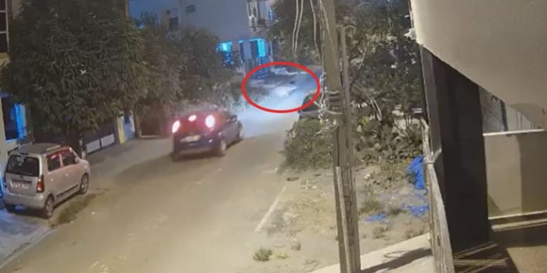 ವೈಟ್ ಫೀಲ್ಡ್ ನಲ್ಲಿ ಕಾರಿಗೆ ಅಡ್ಡ ಬಂದ ಚಿರತೆ! bengaluru