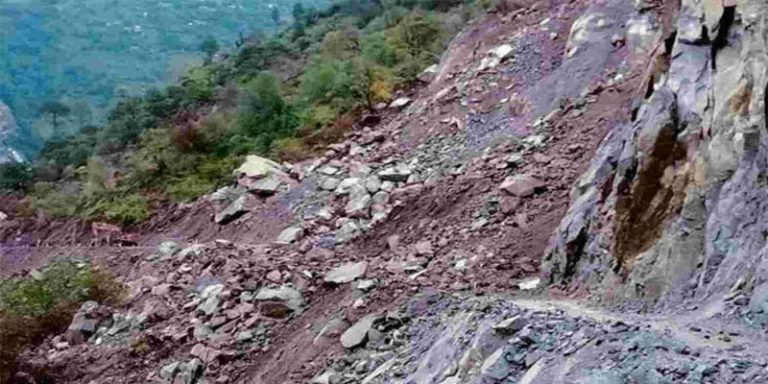 ಚೌರಾದಲ್ಲಿ ಭಾರೀ ಭೂಕುಸಿತ choura