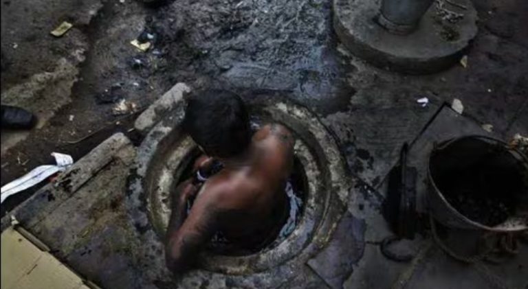 ಕಸವನ್ನು ನಿರ್ಮೂಲನೆ ಮಾಡಬೇಕು; ಕೇಂದ್ರ ಮತ್ತು ರಾಜ್ಯಗಳಿಗೆ ಸುಪ್ರೀಂ ಕೋರ್ಟ್ manhole