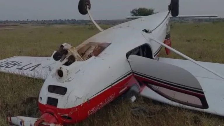 ತರಬೇತಿ ವಿಮಾನ ಪತನ: ಇಬ್ಬರು ಪೈಲಟ್ ಗಳ ಸ್ಥಿತಿ ಗಂಭೀರ plane crash