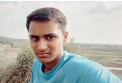 ಧ್ವಜ ಸ್ತಂಭ ನೆಡುವ ವೇಳೆ ಆಕಸ್ಮಿಕವಾಗಿ ವಿದ್ಯುತ್ ಪ್ರವಹಿಸಿ ಯುವಕ ಸಾವು prajwal