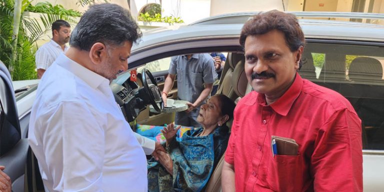 ಹಿರಿಯ ನಟಿ ಡಾ.ಲೀಲಾವತಿ ಹಾಗೂ ವಿನೋದ್ ರಾಜ್ ಮನವಿಗೆ ಸ್ಪಂದಿಸಿದ ಡಿಸಿಎಂ ಡಿ.ಕೆ. ಶಿವಕುಮಾರ್ vinodh kumar