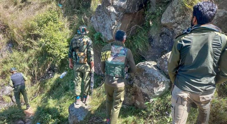 ಜಮ್ಮು ಮತ್ತು ಕಾಶ್ಮೀರದಲ್ಲಿ ಒಳನುಸುಳುವಿಕೆ ಯತ್ನವನ್ನು ವಿಫಲಗೊಳಿಸಿದ ಸೇನೆ: ಇಬ್ಬರು ಉಗ್ರರು ಸಾವು jammu kashmeer