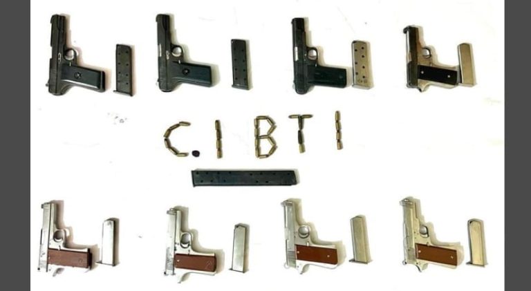 ಪಂಜಾಬ್ ನಲ್ಲಿ ಮೂವರು ಭಯೋತ್ಪಾದಕರ ಬಂಧನ: ಅಪಾರ ಪ್ರಮಾಣದ ಶಸ್ತ್ರಾಸ್ತ್ರಗಳು ವಶ pistul