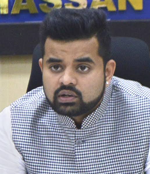 ವಿಜಯೇಂದ್ರ ಬಿಜೆಪಿ ರಾಜ್ಯಾಧ್ಯಕ್ಷರಾಗಿದ್ದಕ್ಕೆ ಸಂತೋಷವಾಗಿದೆ: ಪ್ರಜ್ವಲ್ ರೇವಣ್ಣ prajwal revanna