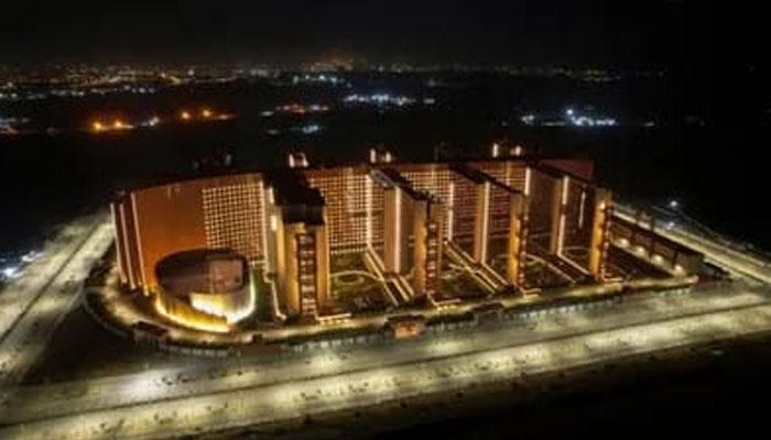 ಗುಜರಾತ್ ನ ಸೂರತ್ ಮತ್ತು ಉತ್ತರ ಪ್ರದೇಶದ ವಾರಣಾಸಿಗೆ ಭೇಟಿ ನೀಡಲಿರುವ ಪ್ರಧಾನಿ ಮೋದಿ Diamond Bourse