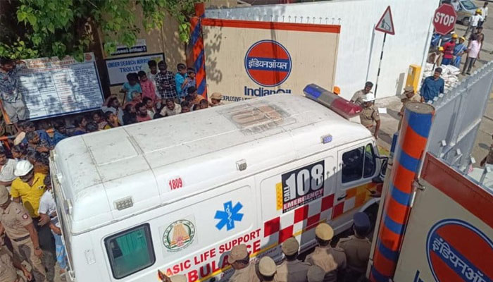 ಚೆನ್ನೈ ಇಂಡಿಯನ್ ಆಯಿಲ್ ಕಾರ್ಪೊರೇಷನ್ ಘಟಕದಲ್ಲಿ ಸ್ಫೋಟ: ಓರ್ವ ಸಾವು ambulence