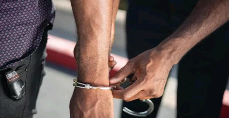 ಅಪ್ರಾಪ್ತೆಯ ಮೇಲೆ ಐವರಿಂದ ಅತ್ಯಾಚಾರ ಆರೋಪ: ಮೂವರ ಬಂಧನ arrest