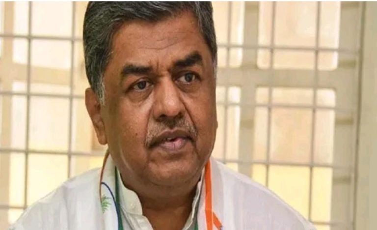 ಜೊತೆಯಲ್ಲಿರುವ ಸ್ನೇಹಿತರೇ ಬೆನ್ನಿಗೆ ಚೂರಿಯಿಂದ ಇರಿದಾಗ ನೋವಾಗಿದೆ: ಬಿ.ಕೆ. ಹರಿಪ್ರಸಾದ್ b k hariprasad