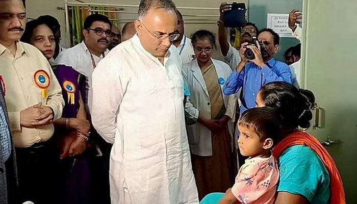 ಸಾಮಾಜಿಕ ಜಾಗೃತಿ ಅಭಿಯಾನ ಹಾಗೂ ತಾಯಂದಿರ ಹಾಲಿನ ಬ್ಯಾಂಕ್ ಕಾರ್ಯಕ್ರಮಕ್ಕೆ ಚಾಲನೆ ನೀಡಿದ ಆರೋಗ್ಯ ಸಚಿವ ದಿನೇಶ್ ಗುಂಡೂರಾವ್ belagavi 2