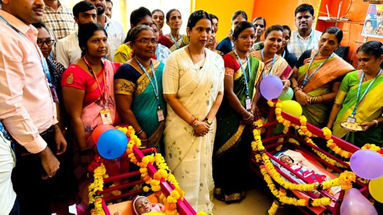 “ದತ್ತು ಸ್ವೀಕಾರ ಕೇಂದ್ರ”ದ ಇಬ್ಬರು ಮಕ್ಕಳಿಗೆ ನಾಮಕರಣ ಮಾಡಿದ ಸಚಿವೆ ಲಕ್ಷ್ಮೀ ಹೆಬ್ಬಾಳ್ಕರ್ belagavi