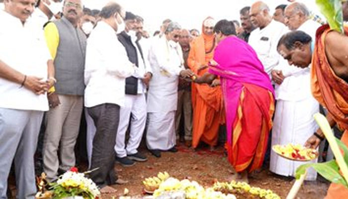 ಊಹಾ-ಪೋಹ ಸುದ್ದಿ ಮಾಡುವುದೇ ವೃತ್ತಿಪರತೆಯಾ?: ಸಿಎಂ ಸಿದ್ದರಾಮಯ್ಯ ಅವರಿಂದ ಪತ್ರಕರ್ತರಿಗೆ ತರಾಟೆ mysore