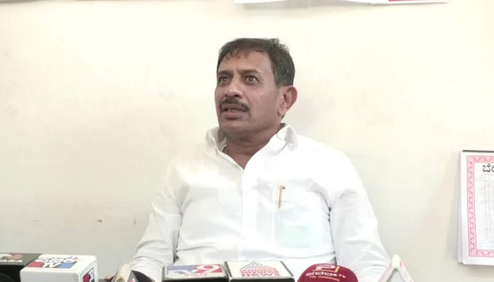 ಜನರ ಮತ ಯಾರಿಗೆ? ಮಂತ್ರಾಕ್ಷತೆ ಕೊಟ್ಟವರಿಗಾ, ಮನೆಮನೆಗೆ 2 ಸಾವಿರ ಹಣ ಕೊಟ್ಟವರಿಗಾ?: ಶಾಸಕ ಹೆಚ್.ಸಿ.ಬಾಲಕೃಷ್ಣ ಪ್ರಶ್ನೆ h c balakrishna