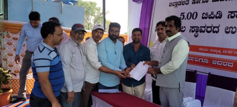 ಮನಬಂದಂತೆ ಅಧಿಕಾರ ನಡೆಸುತ್ತಿರುವ ಪೀರನವಾಡಿ ಪಟ್ಟಣ ಪಂಚಾಯತ್ ಮುಖ್ಯ ಅಧಿಕಾರಿ ಹಾಗೂ ಸಿಬ್ಬಂದಿ belagavi 2