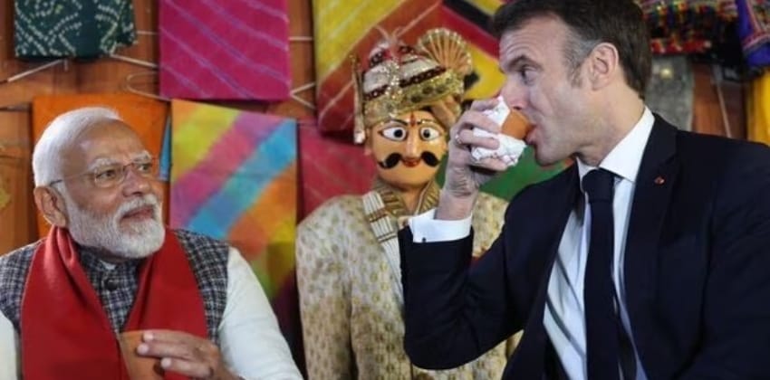 ರಾಜಸ್ಥಾನದ ರಸ್ತೆ ಬದಿಯ ಸ್ಟಾಲ್ ನಿಂದ ಚಹಾ ಸೇವನೆ ಮಾಡಿದ ನರೇಂದ್ರ ಮೋದಿ ಮತ್ತು ಇಮ್ಯಾನುಯೆಲ್ ಮ್ಯಾಕ್ರನ್ modhi 2