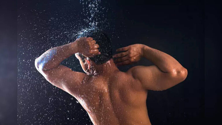 ಸ್ನಾನ ಮಾಡಲ್ಲ, ಹಲ್ಲುಜ್ಜಲ್ಲ, 5 ದಿನ ಒಂದೇ ಬಟ್ಟೆ ಹಾಕ್ತಾನೆ ಅಂತ ಗಂಡನಿಗೆ ವಿಚ್ಛೇದನ ನೀಡಿದ ಪತ್ನಿ! bathing