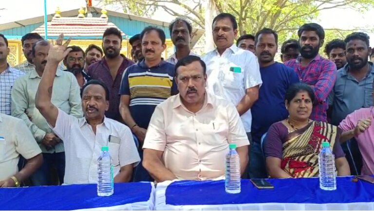 ಅಯ್ಯಪ್ಪ ಸ್ವಾಮಿ ದೇವಸ್ಥಾನ ಸ್ಥಳಾಂತರಿಸಲು ಬಿಡುವುದಿಲ್ಲ: ಕಾಂಗ್ರೆಸ್ ಮುಖಂಡ ಲೋಕೇಶ್ವರ್ thipatooru