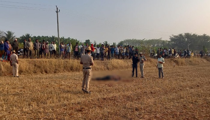 ಶಿಕ್ಷಕನನ್ನು ಮಾರಕಾಸ್ತ್ರಗಳಿಂದ ಕೊಚ್ಚಿ ಬರ್ಬರ ಹತ್ಯೆ thumakuru