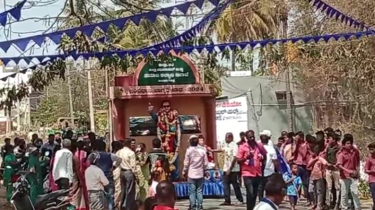 ದಬ್ಬೆಘಟ್ಟ ಗ್ರಾಮದಲ್ಲಿ ಸಂವಿಧಾನ ಜಾಗೃತಿ ಜಾಥಾಕ್ಕೆ ಅದ್ದೂರಿ ಸ್ವಾಗತ thuruvekere