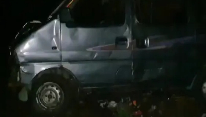 ಕಾರು ಕಾಲುವೆಗೆ ಉರುಳಿ ಬಿದ್ದು ಮೂವರು ಸಾವು, ಮೂವರು ನಾಪತ್ತೆ lakno