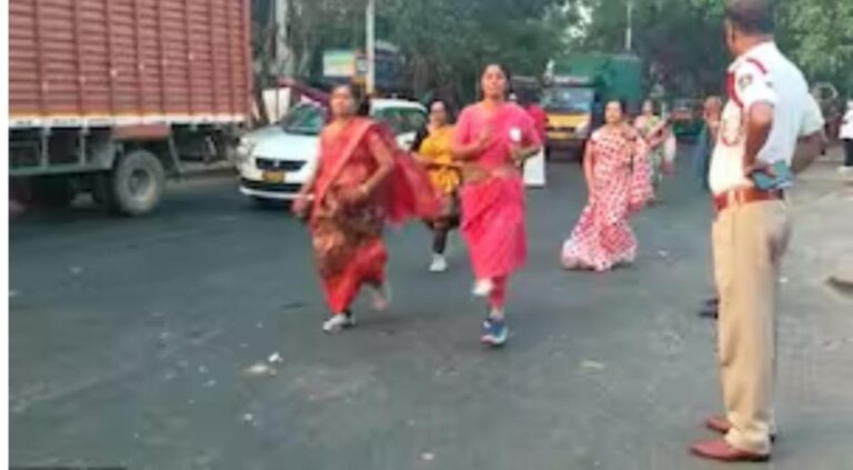 ಬೆಳ್ಳಂ ಬೆಳಗ್ಗೆ ಸೀರೆಯುಟ್ಟು ಸಾವಿರಾರು ನಾರಿಯರು ರಸ್ತೆಯುದ್ದಕ್ಕೂ ಓಡಿದ್ದೇಕೆ..? running