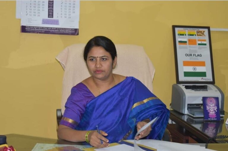 ಆಡಳಿತ ಪಕ್ಷದ ಏಜೆಂಟ್ ರಂತೆ ಹಾಸನ ಜಿಲ್ಲಾಧಿಕಾರಿ ಕೆಲಸ ಮಾಡುತ್ತಿದ್ದಾರೆ : ದೇವೇಗೌಡರಿಂದ ದೂರು sathya bhama