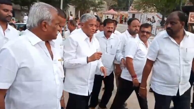 ದೇವೇಗೌಡರ ಜೊತೆ ಚರ್ಚಿಸಿದ ಬಳಿಕವೇ ತುಮಕೂರು ಬಿಜೆಪಿ ಅಭ್ಯರ್ಥಿಯಾಗಿ ಸ್ಪರ್ಧಿಸುವ ಪ್ರಕ್ರಿಯೆಗೆ ಚಾಲನೆ: ವಿ.ಸೋಮಣ್ಣ thumakuru 2