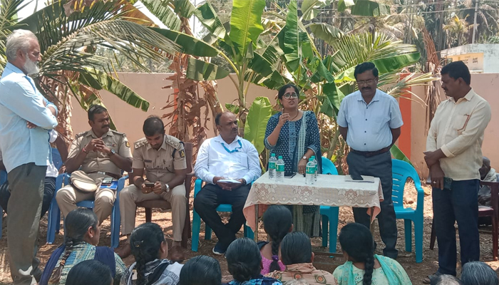 ಮತದಾನ ಬಹಿಷ್ಕರಿಸಬೇಡಿ: ಮತದಾನದ ಜಾಗೃತಿ ಮೂಡಿಸಿದ ಉಪವಿಭಾಗಾಧಿಕಾರಿ ಬಿ.ಕೆ. ಸಪ್ತಶ್ರೀ thuruvekere