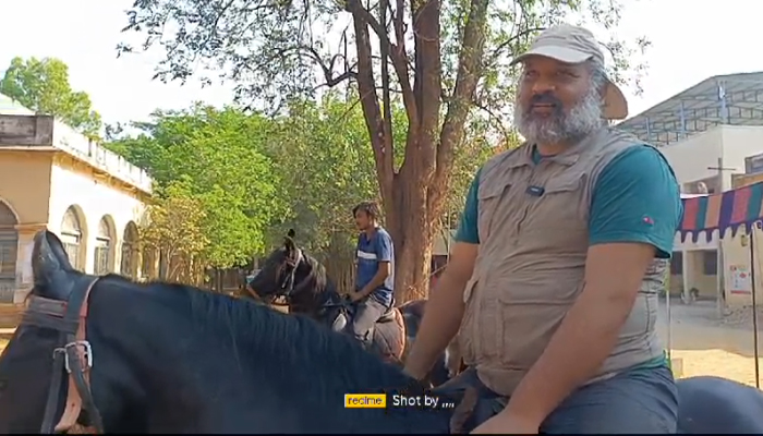 ಕುದುರೆ ಏರಿ ಬಂದು ಮತದಾನ ಮಾಡಿ ಮತದಾರರ ಗಮನ ಸೆಳೆದ ಡಾ. ಶ್ರೀಧರ್ dr sreedhar