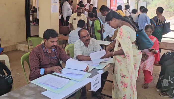 ದೇಶದ ಭವಿಷ್ಯ ರೂಪಿಸಲು ತಪ್ಪದೇ ಮತ ಚಲಾಯಿಸಿ.. korategere