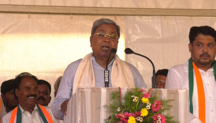 ಹೆಸರು ಪ್ರಧಾನಮಂತ್ರಿ ಆವಾಸ್ ಯೋಜನೆ: ಕೇಂದ್ರ ಕೊಡೋದು ಮಾತ್ರ ಬರೀ 12 ಸಾವಿರ ರೂಪಾಯಿ siddharamayya