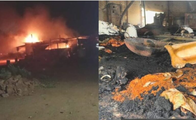 ಸಿಲಿಂಡರ್ ಸ್ಫೋಟ: ಬಡಂಗ್ ಫ್ಯಾಕ್ಟರಿ ಸಂಪೂರ್ಣ ಸುಟ್ಟು ಕರಕಲು bagalakote