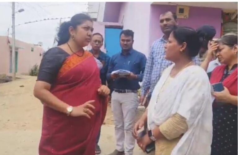 ನೀರು ಕುಡಿದು 15 ಜನರು ಅಸ್ವಸ್ಥ: ಭೇಟಿ ನೀಡಿ ಪರಿಶೀಲನೆ ನಡೆಸಿದ ಡಿಸಿ chamarajanagara