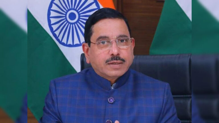 ಪ್ರಜ್ವಲ್ ರೇವಣ್ಣ ಸಹ ಅರೆಸ್ಟ್ ಆಗಿ, ಪ್ರಕರಣದ ತನಿಖೆ ಸೂಕ್ತ ರೀತಿಯಲ್ಲಿ ಆಗಬೇಕು: ಪ್ರಹ್ಲಾದ್ ಜೋಶಿ prahladh joshi